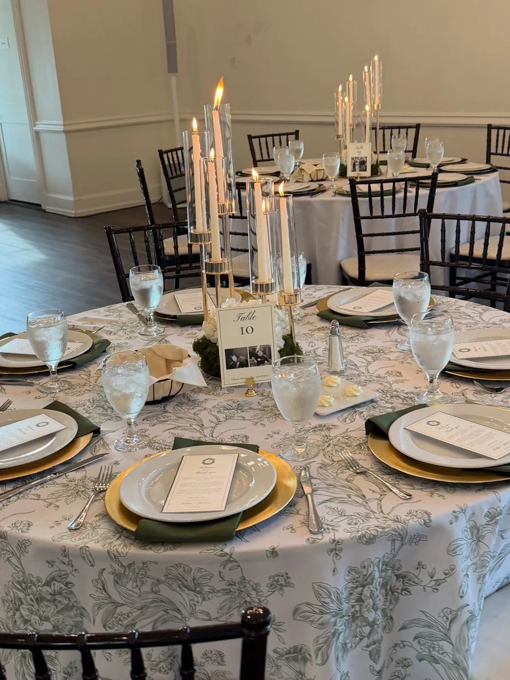 White Water-Resistant Round Tablecloth - Home Dining